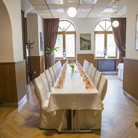 Hotel Eminent Zlaté Moravce 외부 사진