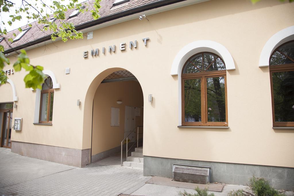 Hotel Eminent Zlaté Moravce 외부 사진