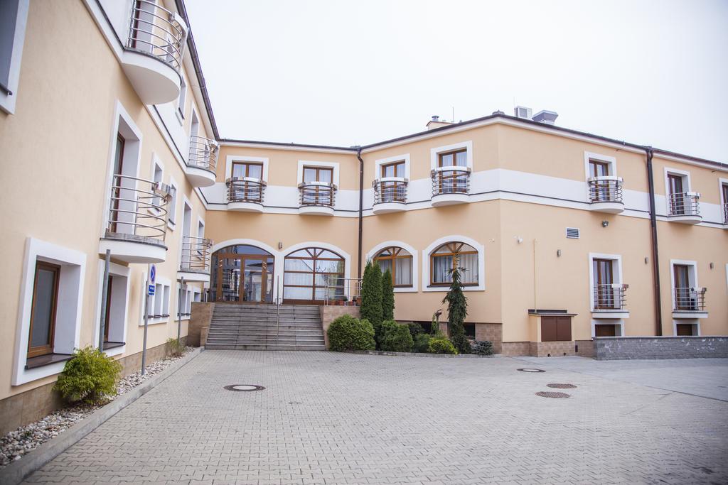Hotel Eminent Zlaté Moravce 외부 사진