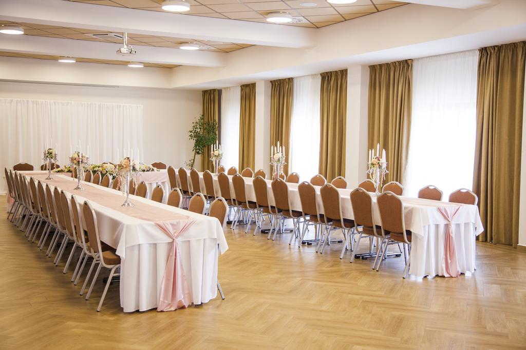 Hotel Eminent Zlaté Moravce 외부 사진