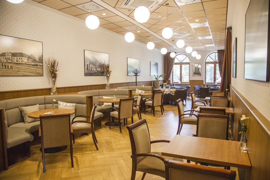 Hotel Eminent Zlaté Moravce 외부 사진